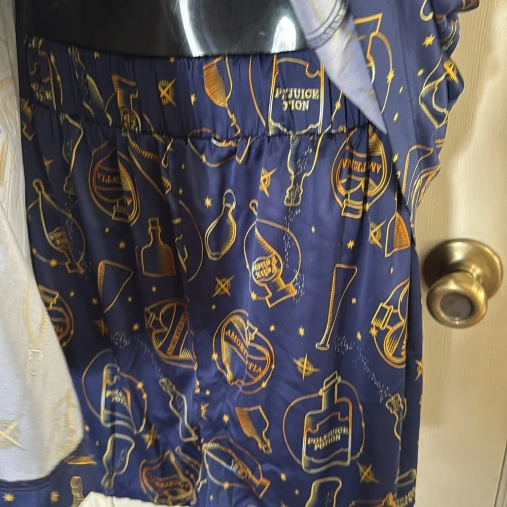 Wizarding World Of Harry Potter Navy Blue/Gold Potion Satin Sleep Set Size 4X - Picture 6 of 10